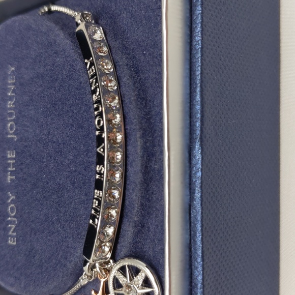 Brilliance Bracelet Swarovski Crystals Silver Plated Life is a Journey - Picture 6 of 12
